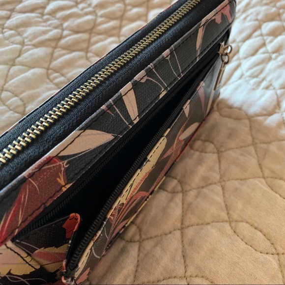 Guess floral print leather wallet - Picture 5 of 12